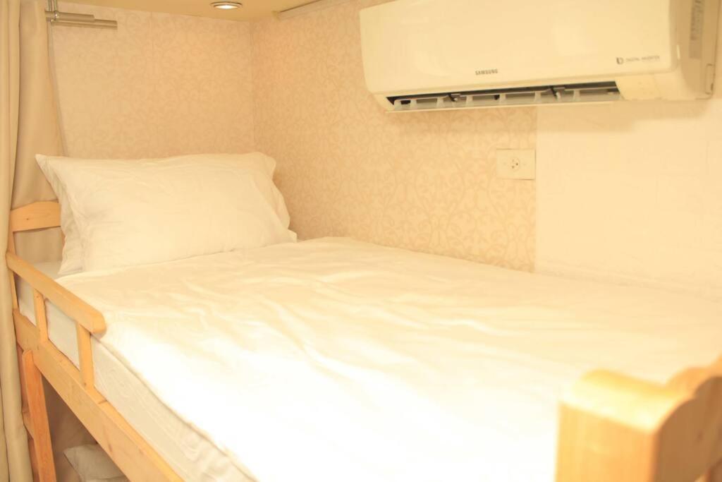 A2J Luxury 1Br Balcony Suite Near Venice Mall Bgc 마닐라 외부 사진