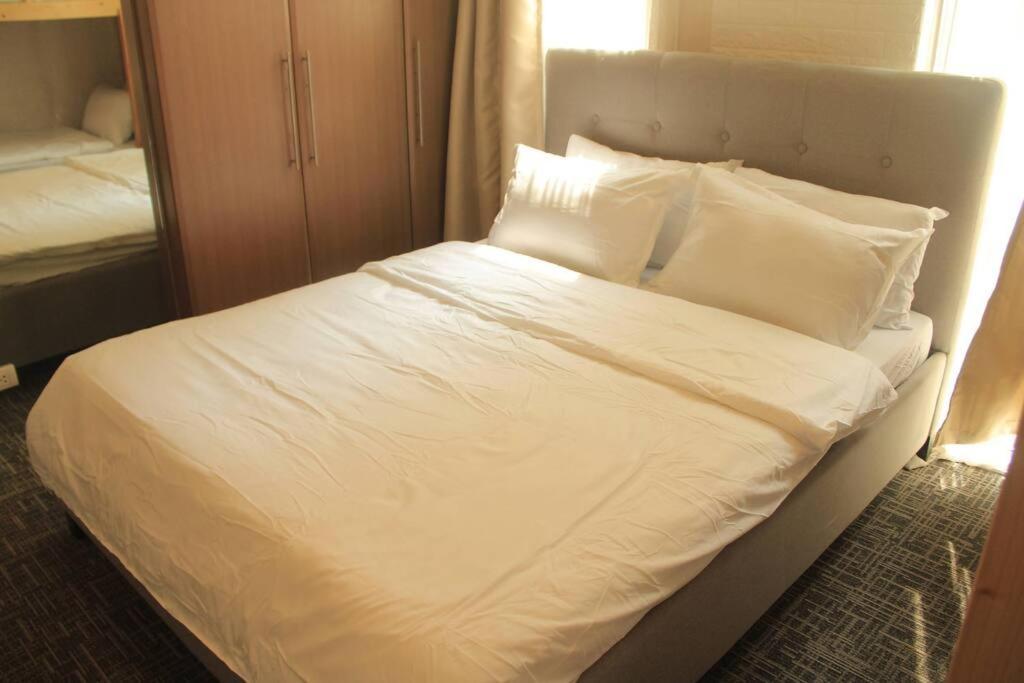A2J Luxury 1Br Balcony Suite Near Venice Mall Bgc 마닐라 외부 사진