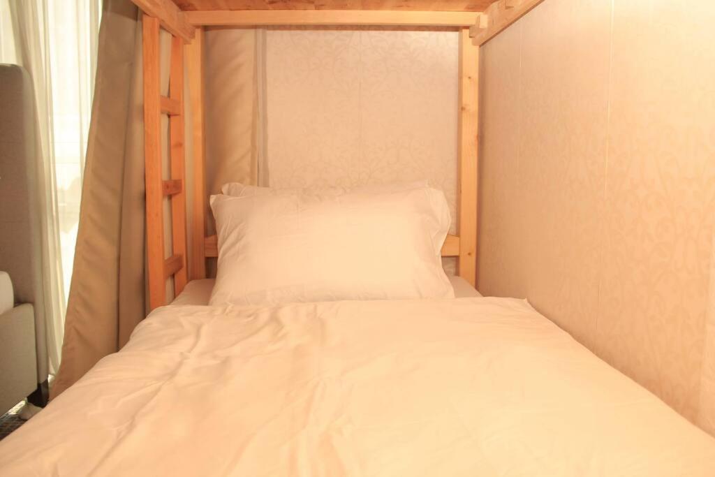 A2J Luxury 1Br Balcony Suite Near Venice Mall Bgc 마닐라 외부 사진
