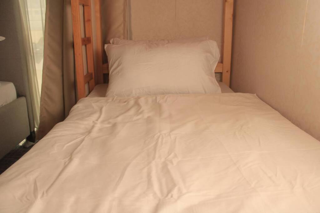 A2J Luxury 1Br Balcony Suite Near Venice Mall Bgc 마닐라 외부 사진