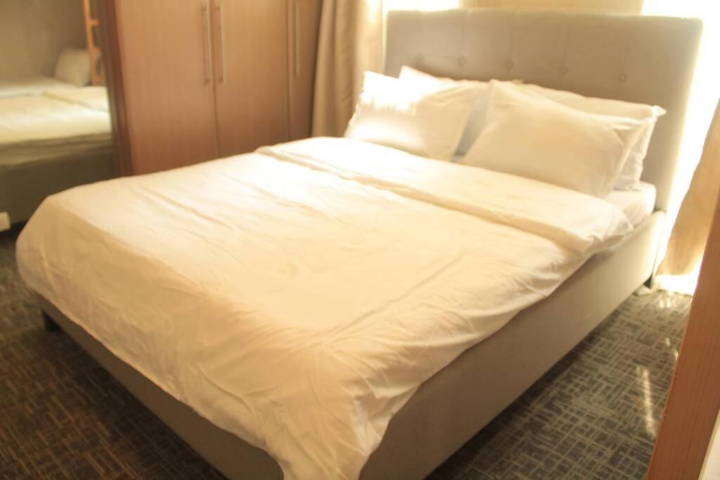 A2J Luxury 1Br Balcony Suite Near Venice Mall Bgc 마닐라 외부 사진