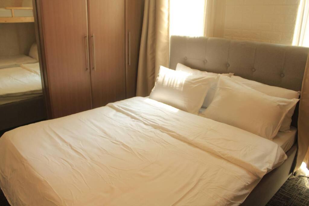 A2J Luxury 1Br Balcony Suite Near Venice Mall Bgc 마닐라 외부 사진