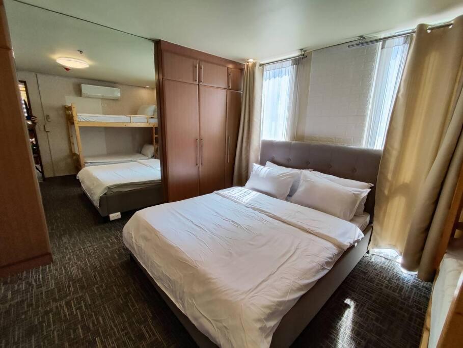 A2J Luxury 1Br Balcony Suite Near Venice Mall Bgc 마닐라 외부 사진